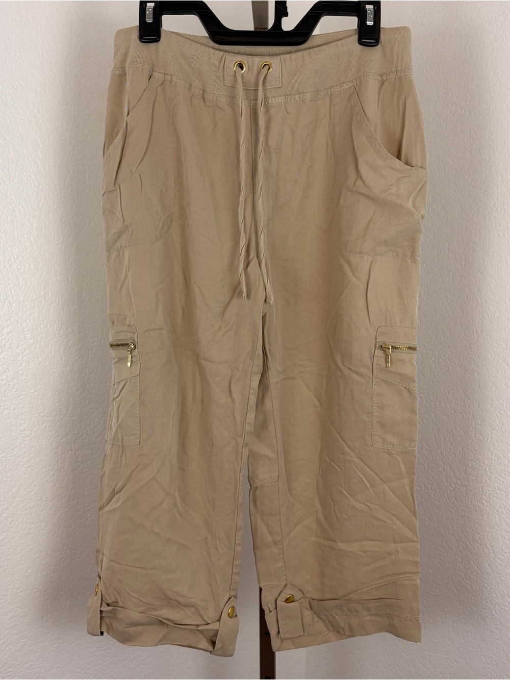 Zenergy by Chico’s Beige Cargo Capri Pants